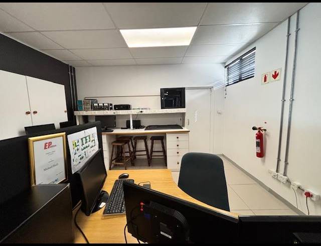 BUSINESS PROPERTY TO RENT IN FAIRVIEW